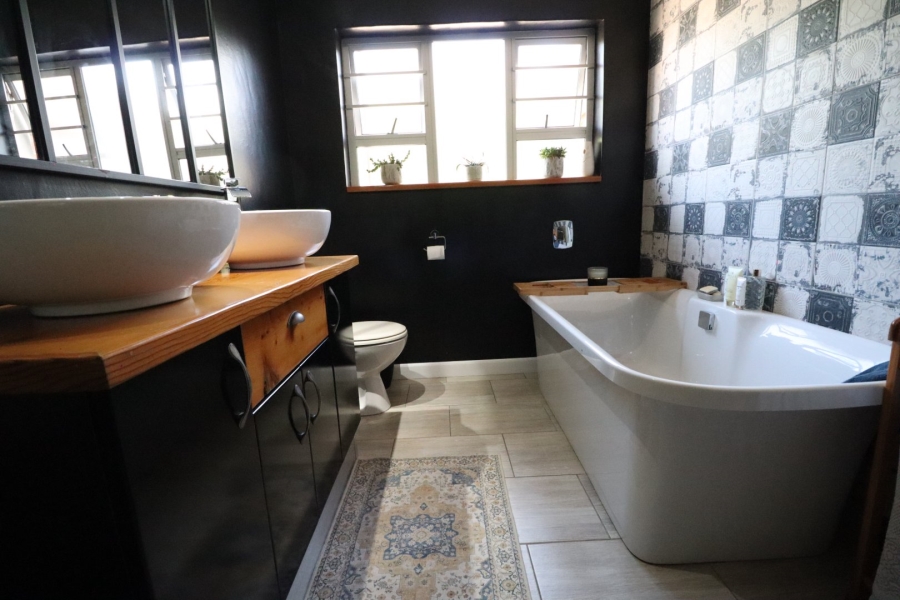 4 Bedroom Property for Sale in Sherwood Eastern Cape